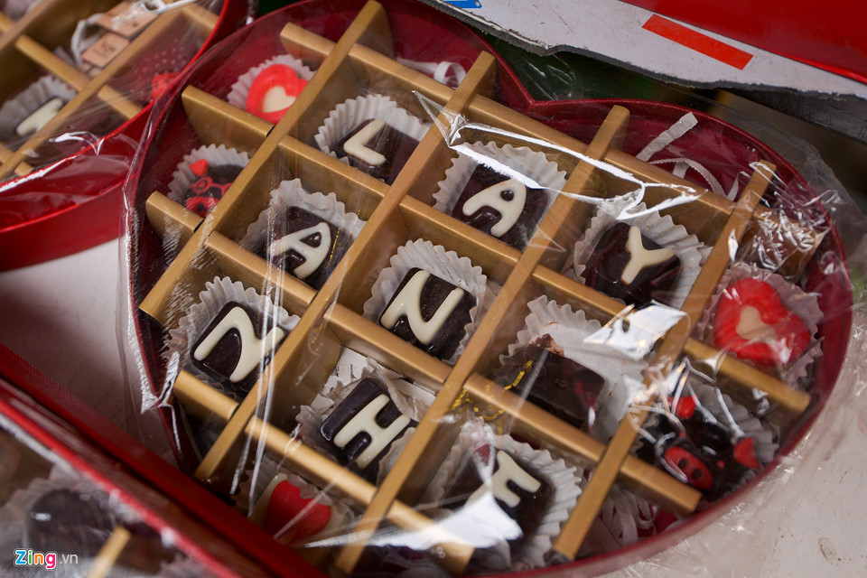 Thị trường quà tặng Valentine lu mờ vì không khí Tết